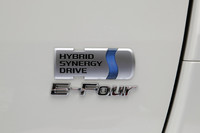 「アルファードハイブリッド」は、車体の前後それぞれにモーターを配備。駆動方式は全車4WDとなる。