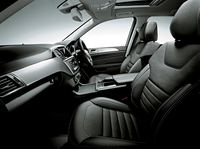 メルセデス「Mクラス」に発売1周年記念モデルの画像