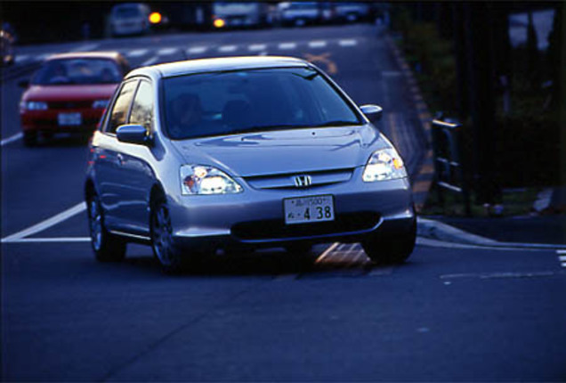 【スペック】全長×全幅×全高＝4285×1695×1495mm/ホイールベース＝2680mm/車重＝1190kg/駆動方式＝FF/1.7リッター直４SOHC16バルブ（130ps/6300rpm、15.8kgm/4800rpm）/車両本体価格＝164.8万円（テスト車＝189.6万円）