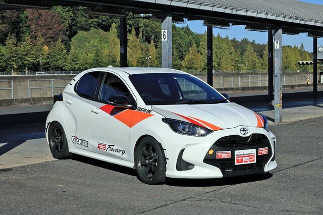 ヤリスカップカー用Fストラット左右 ヤリスカップカー用Fストラット左右