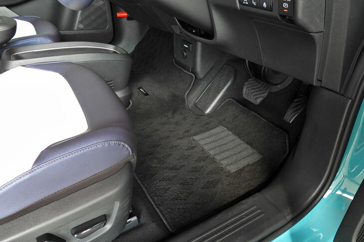 日産リーフB7 G（フロア）