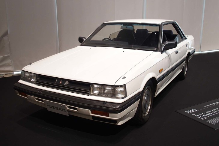 7代目となった「スカイライン」。写真は「4ドアハードトップGTツインカム24Vターボ パサージュ」グレード。“セブンススカイライン”と呼ばれた。