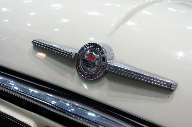 モーリス・ミニ マイナー トラベラー／純喫茶ツタヤ