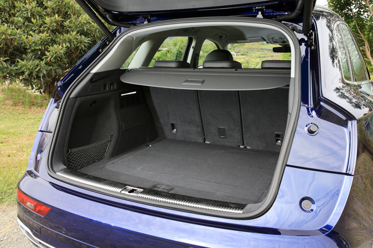 ラゲッジルームについては、従来モデルより10リッター大きい550リッターの容量を確保。後席をたたむと、1550リッターの空間が得られる。