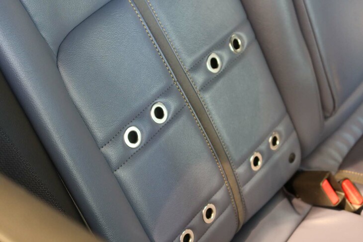 ミツオカM55コンセプト（リアシートの背もたれ）