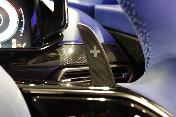 アストンマーティン・ヴァンキッシュ ヴォランテ（シフトパドル）