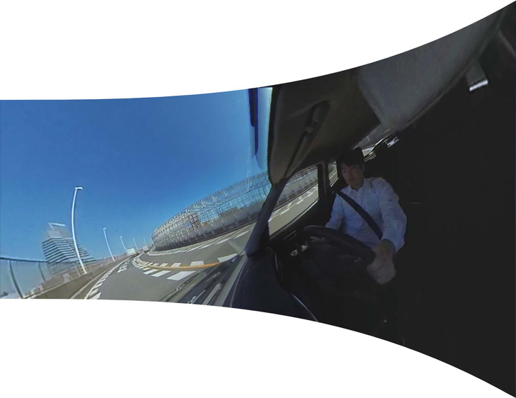 カメラの取り付け角度を変えると、想像のつかない画角で撮影することも可能。