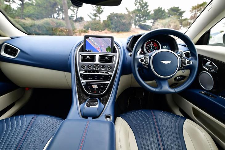 「DB11」のインテリアにうっとり。