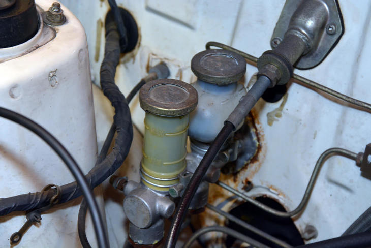 1972年式日産サニー1200クーペGX-5 特殊ツーリングカー（TS）仕様（エンジンルーム）