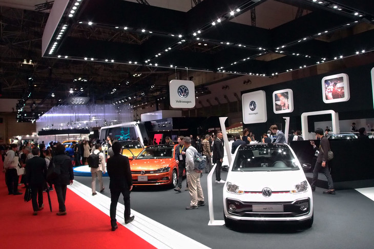 2017年の東京モーターショーにおけるフォルクスワーゲンのブースの様子。2019年の東京モーターショーについては、同社も出展を見合わせるという。
