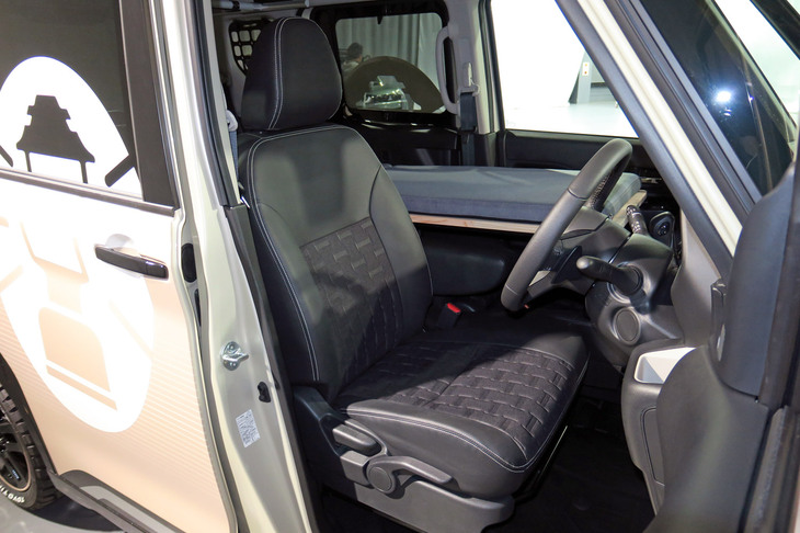 三菱デリカミニ × Coleman（フロントシート）