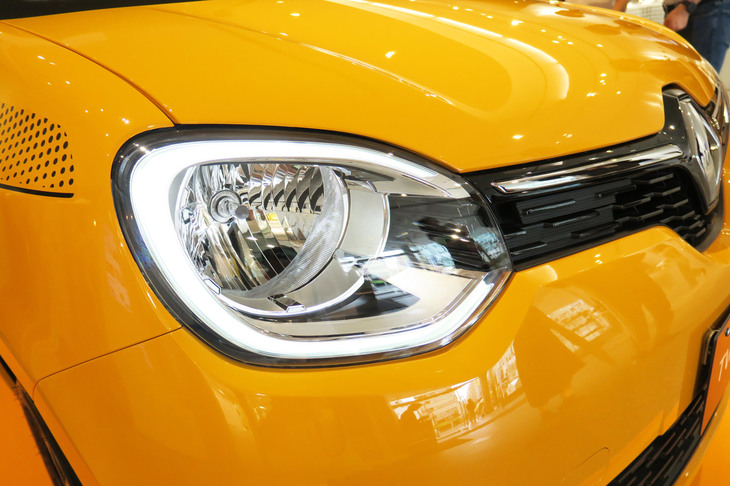 ルノー・トゥインゴEDC（ヘッドランプ）