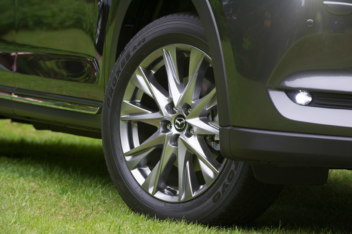 マツダCX-8 XD Lパッケージ（ホイールとタイヤ）