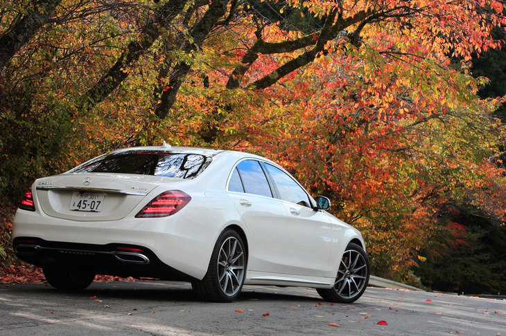 
	新開発の直6ディーゼルエンジンを搭載する「S400d」。直6ガソリンモデル「S450」の導入から半年後の2018年9月に国内での予約受注が始まった。
	