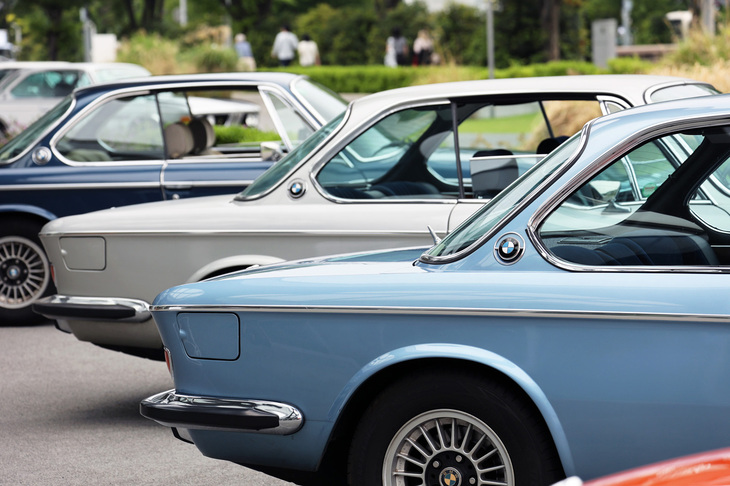 E9のエレガンスが凝縮されているように思える、クオーターピラーまわりの造形。