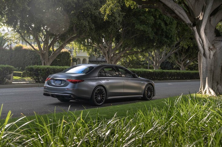 これ見よがしなリップスポイラーなどは備わっておらず、全体のフォルムはあくまでアンダーステイトメントだ。