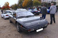 「フェラーリ・モンディアル」。全長は約4.5m。1980年代のこうしたコンパクトな跳ね馬が、今となっては懐かしい。