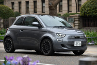 フィアット500eアイコン