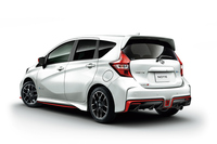 「ノートe-POWER NISMO」のリアビュー。