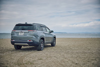 「ジープ・コマンダー」は「リミテッド」のみのモノグレード展開。価格は2025年5月に10万円引き下げられ、599万円となった。