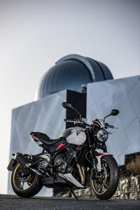 トライアンフ・トライデント800