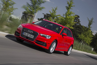 プラグインハイブリッド車の「A3スポーツバック e-tron」。気になる人は、昨年公開の海外試乗記をご覧あれ。
    