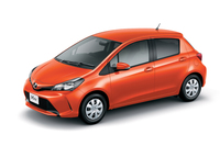「トヨタ・ヴィッツ1.3F」（オレンジメタリック）
    