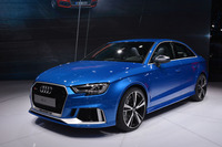 「アウディRS 3セダン」