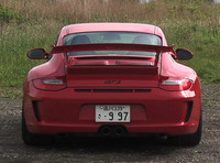 【テスト車のオプション装備】
	ダイナミックコーナリングライト＝12万4000円／ダイナミックエンジンマウント＝21万1000円／PCCB（ポルシェ・セラミックコンポジット・ブレーキ）＝153万8000円／ライドハイト・リフトシステム＝52万6000円／スポーツバケットシート＝52万6000円／スポーツフットレスト＝3万2000円