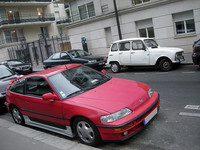 ホンダの2代目「CR-X」（1987-92年）。こちらも新車から少なくとも18年が経過している。