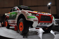 2009年1月開催の「東京オートサロン」で展示された、ダカールラリー参戦車両「レーシングランサー」。
