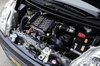 64psと9.5kgmを発生するi-DSI直3ターボエンジンは、パステルとディーバに用意される。