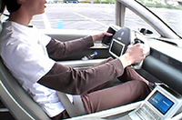 【Movie】GMの燃料電池車「ハイワイヤー」に乗った！ 操縦した!!の画像