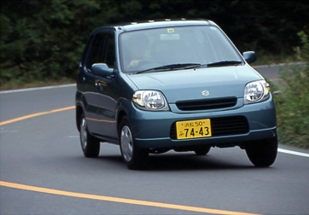 【スペック】全長×全幅×全高＝3395×1475×1545mm/ホイールベース＝2360mm/車重＝740kg/駆動方式＝FF/0.66リッター直3DOHC12バルブ(55ps/6500rpm、6.3kgm/3000rpm)/車両本体価格＝97.3万円(テスト車＝同じ) 