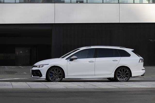 フォルクスワーゲン・ゴルフRヴァリアント アドバンス（4WD/7AT