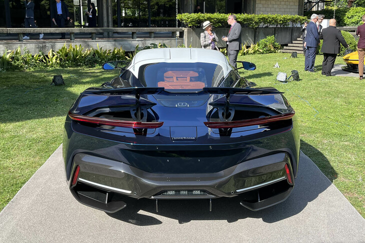 ピニンファリーナ・バティスタ チンクアンタチンクエ（リアビュー）