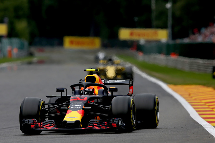 2019年はピエール・ガスリーとペアを組むことになったレッドブルのフェルスタッペン（写真）。これまで、母国オランダの隣国ベルギーではいい成績を残せておらず、2015年の8位が最高位だったのだが、今年は予選7位からスタートで5位、その後あっという間に3位まで順位を上げ、最終的に表彰台を守り切った。（Photo=Red Bull Racing）