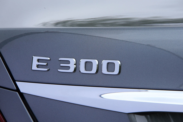 2019年3月に日本導入が発表された「E300アバンギャルド スポーツ」。従来の「E250アバンギャルド スポーツ」に代わる新グレードで、エンジン出力の向上が図られている。