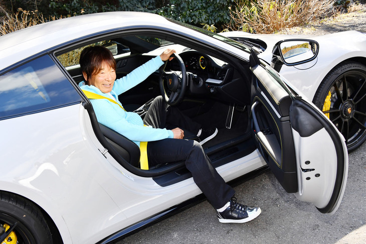 「スポーツモードにすると、エンジンとシャシー、そしてサウンドと、すべてのバランスが素晴らしく良好になります」と「911カレラ4 GTS」の走りを評価した池沢先生。