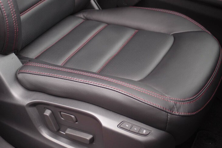 マツダCX-5 XDスポーツアピアランス（フロントシートの座面）