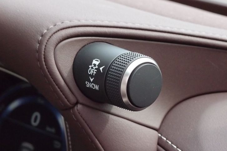 LS500h“バージョンL”（ドライブモードスイッチ）