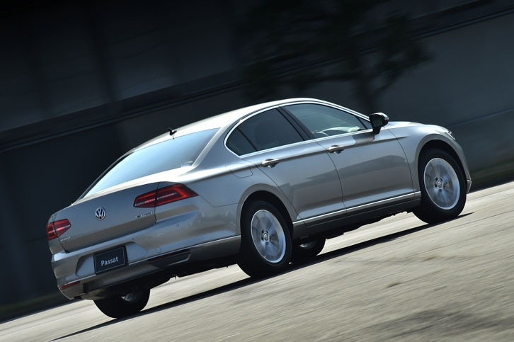 「パサート」の1.4リッターモデルには、デュアルクラッチ式の7段ATが採用されている。