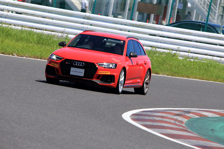 速さを競うものではないと言われたのに、アクセルに力が入ってしまった。程よいスピードでコーナリングできるととても気持ちがいい。