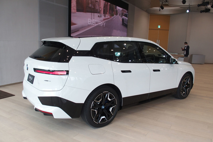 BMW iX（エクステリア）