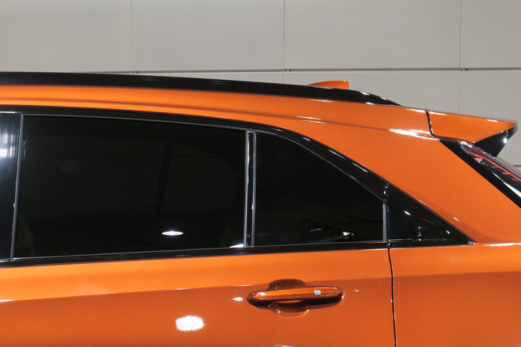 キャデラックXT4スポーツ（ウィンドウモール）