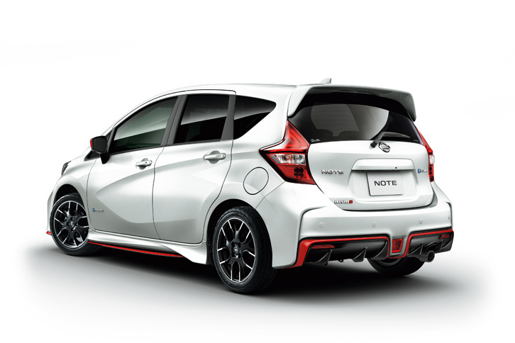 「ノートe-POWER NISMO」のリアビュー。