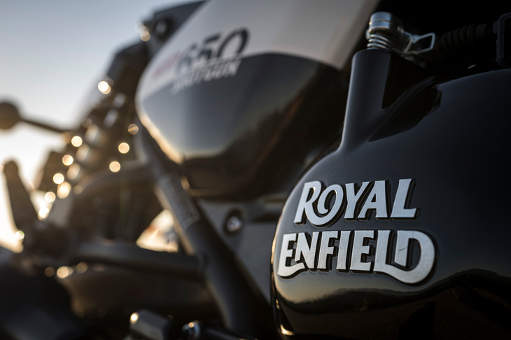 創業は英国で1901年と、非常に長い歴史を誇るロイヤルエンフィールド。現在はインドを拠点としており、特に350～650ccクラスの中排気量モデルを得意とする。