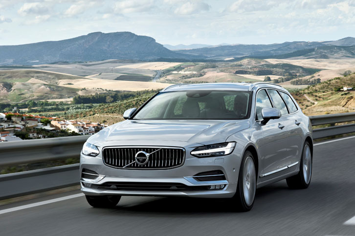 「V90 D5 AWD」の動力性能は、0-100km/h加速が7.2秒で、最高速は240km/h。