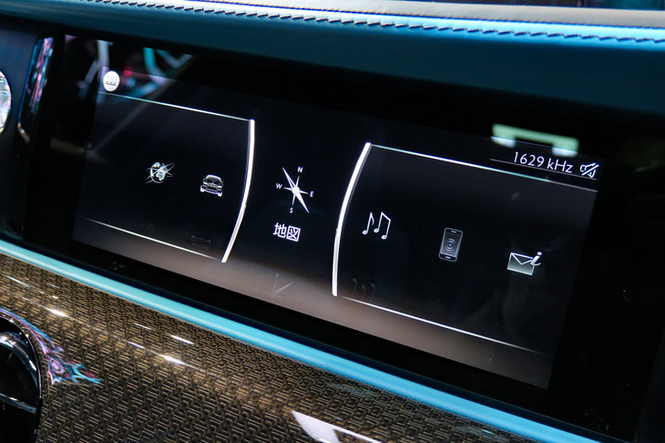 ロールス・ロイス・ブラックバッジ・ゴースト（インフォテインメントシステム）