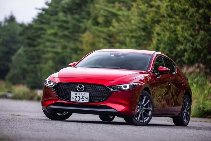 マツダが“魂動デザイン第2章”と位置づけている「マツダ3」のエクステリアデザイン。「ファストバック」「セダン」ともに、2019年5月24日に販売が開始された。